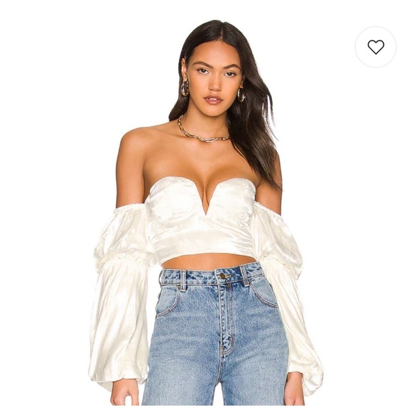 MAJORELLE Tops - NWT MAJORELLE Kinley Top IVORY SMALL SILKY PUFF SLEEVE CROPPED